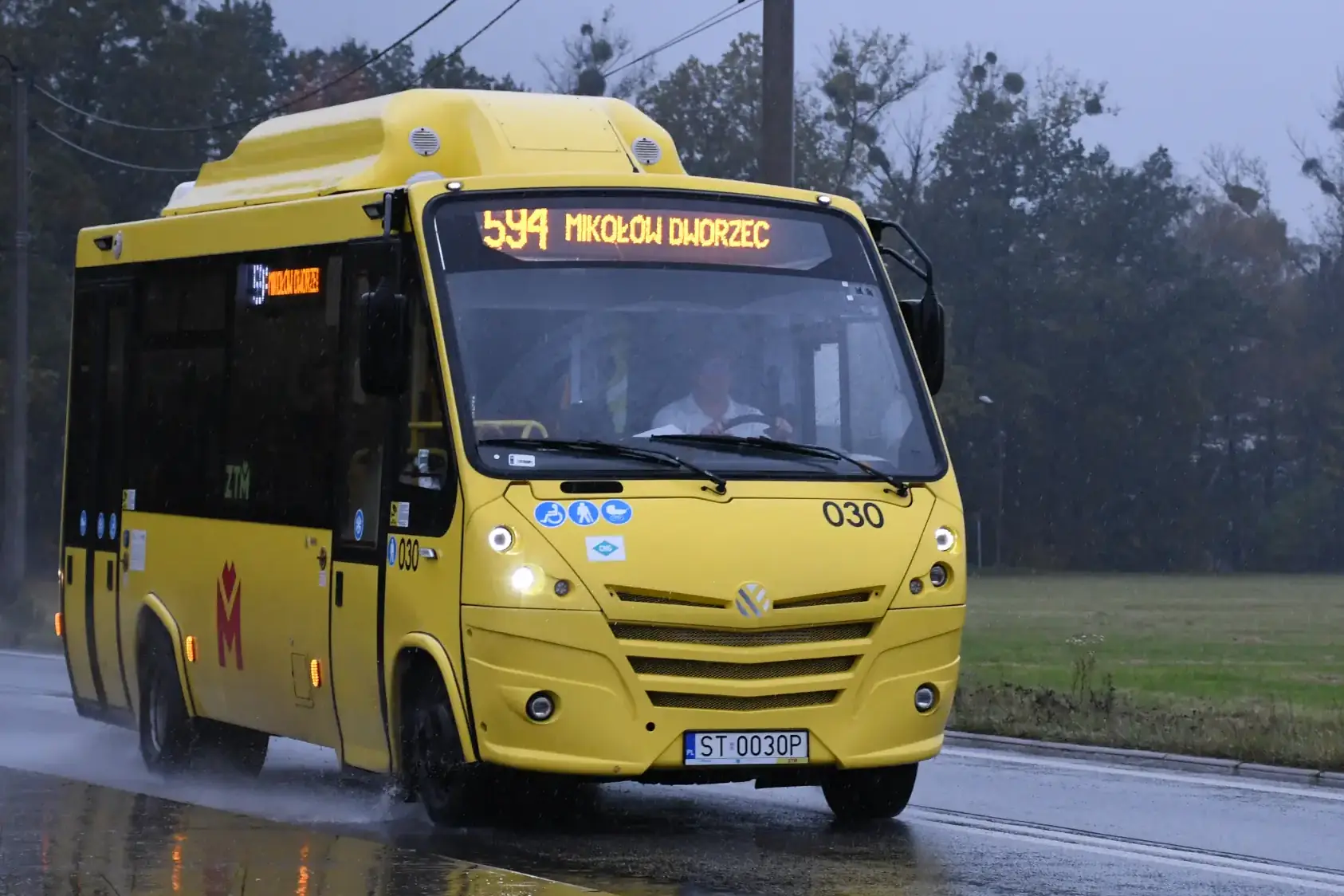 Aktualizacja rozkładów jazdy linii 157, 294 i 594. Wracają minibusy