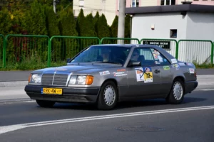 Mercedes-Benz 300E